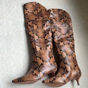 Tan & black snake print Schultz above knee 7 kitten heel boots